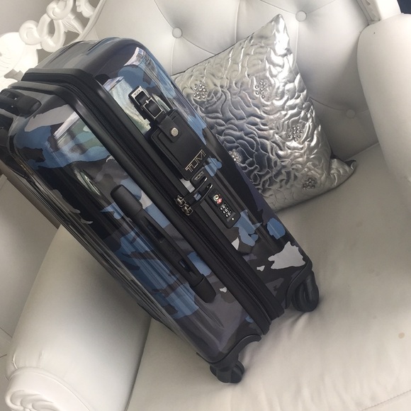 GORGEOUS CAMO TUMI INTERNATIONAL CARRY-ON (NWT) - Picture 2 of 8